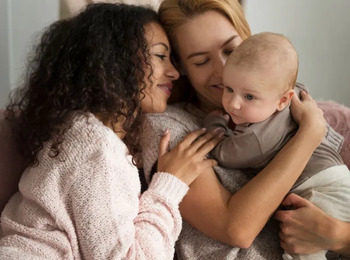 Reconhecida dupla maternidade a casal que fez inseminação caseira