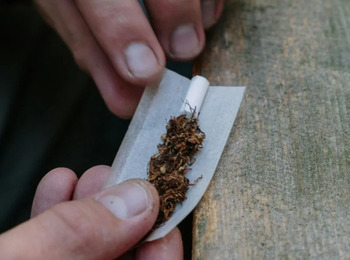 STJ Requalifica Ato de Preso com Maconha para Consumo Pessoal