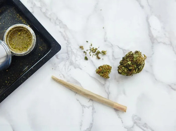 STJ muda tipificação para posse de drogas de réu condenado