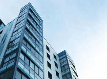 Tribunal confirma multa por uso comercial irregular de apartamento em BH