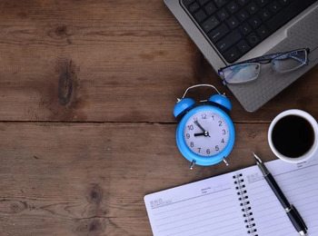 TST nega equiparação de jornada de fintechs a bancários e reforça regra geral da CLT