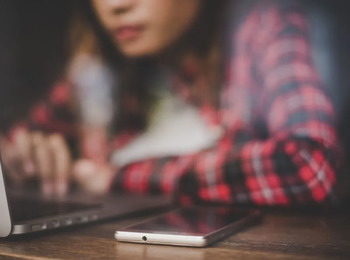 CCJ aprova inclusão de violência digital contra mulher na Lei Maria da Penha