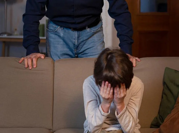 Tribunal de Justiça do Paraná suspende visitas de pai acusado de violência contra o filho