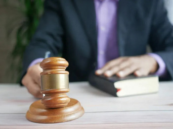 Juiz do TJAM recebe pena de disponibilidade do CNJ por decisões imprudentes em plantão