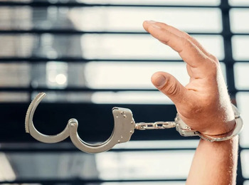 Júri absolve pai acusado de tentativa de homicídio após perdão do filho em Porto Alegre