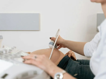 Câmara aprova suspensão de norma que facilita aborto legal em menores vítimas de estupro