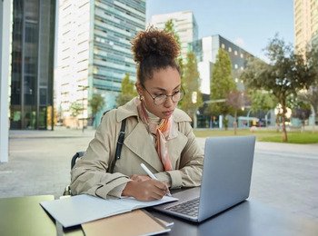 Grupo educacional é condenado por impedir acesso de aluna a disciplina obrigatória e deve indenizar estudante