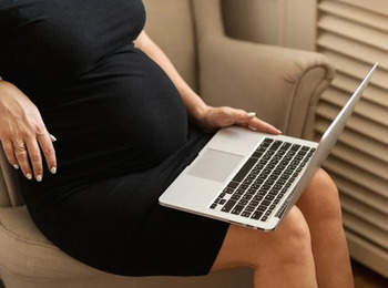 Justiça homologa acordo e INSS concede salário-maternidade sem carência após decisão do STF