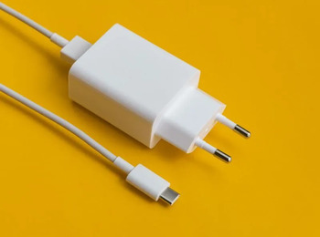 Justiça decide que Apple não precisa fornecer carregador com iPhone