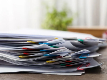 Juiz extingue processos contra banco ao identificar litigância abusiva em série de ações idênticas