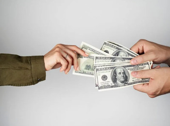 Reconhecimento de nova união estável leva à suspensão de pensão alimentícia em Goiânia