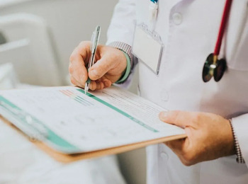 TST obriga empresa de telecomunicações a manter plano de saúde para aposentada com câncer após adesão ao PDV