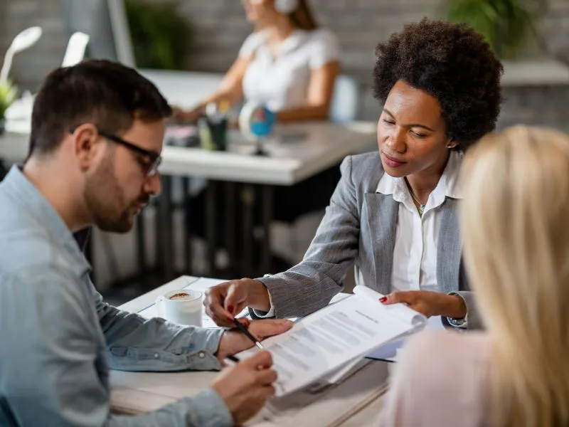 Doação com Cláusula de Inalienabilidade: Fundamentos, Procedimentos e Implicações Jurídicas