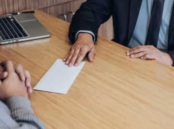 TST afasta prescrição bienal e determina novo julgamento